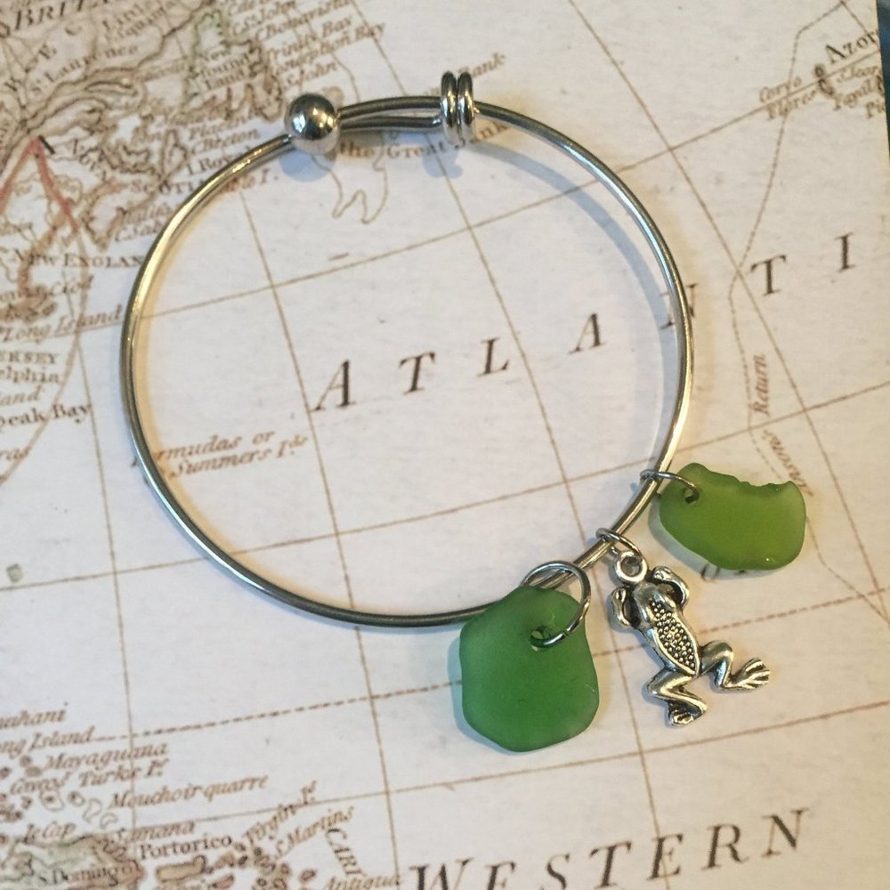 Frog with 2 pieces of green seaglass bangle